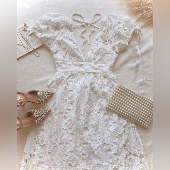 !!!Lulus BRIDE Mystery Box!!! - Picture 8 of 11